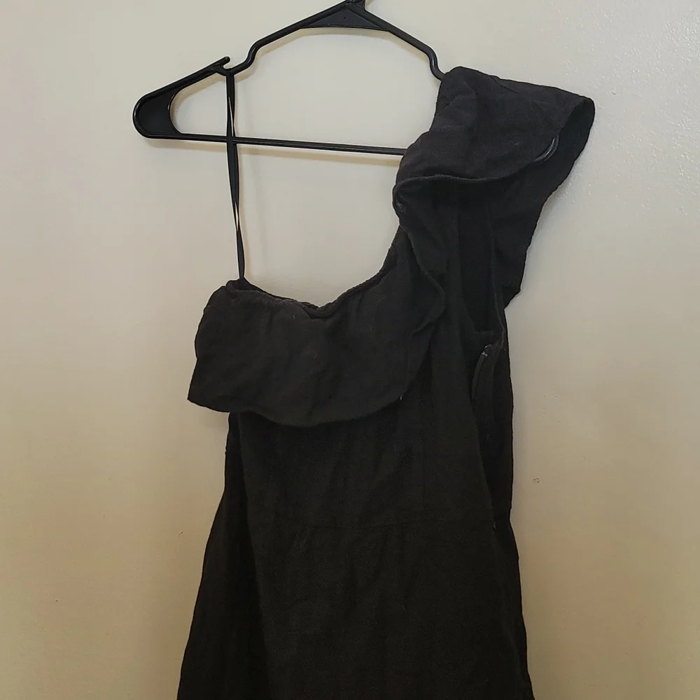 💥Hollister💥 Small, Black,  one shoulder, ruffle, midi dress! 👗 - Picture 2 of 4